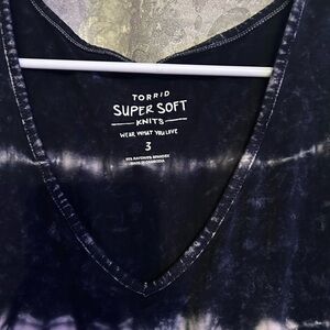 Torrid Super Soft Knits V-Neck Tie-Dye Top